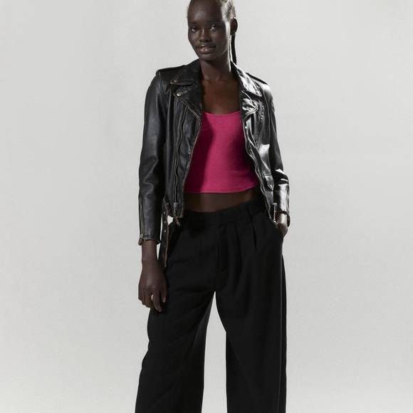 Silence + Noise Greta Cap sleeve tee - Picture 7 of 7